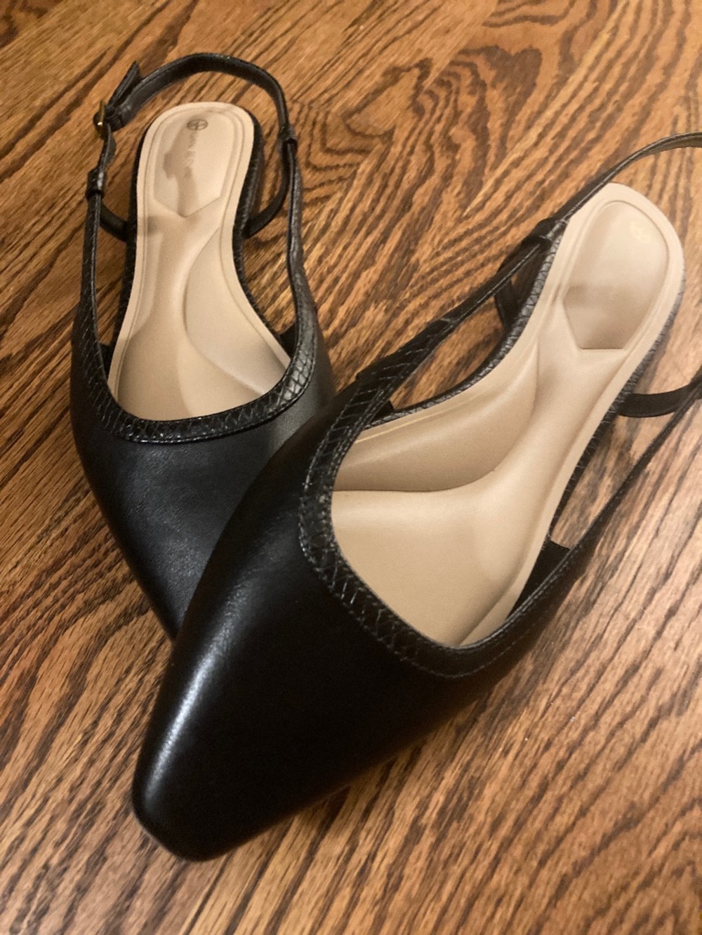 Giani Bernini black leather Slingback flats size 8 - NEW!!
